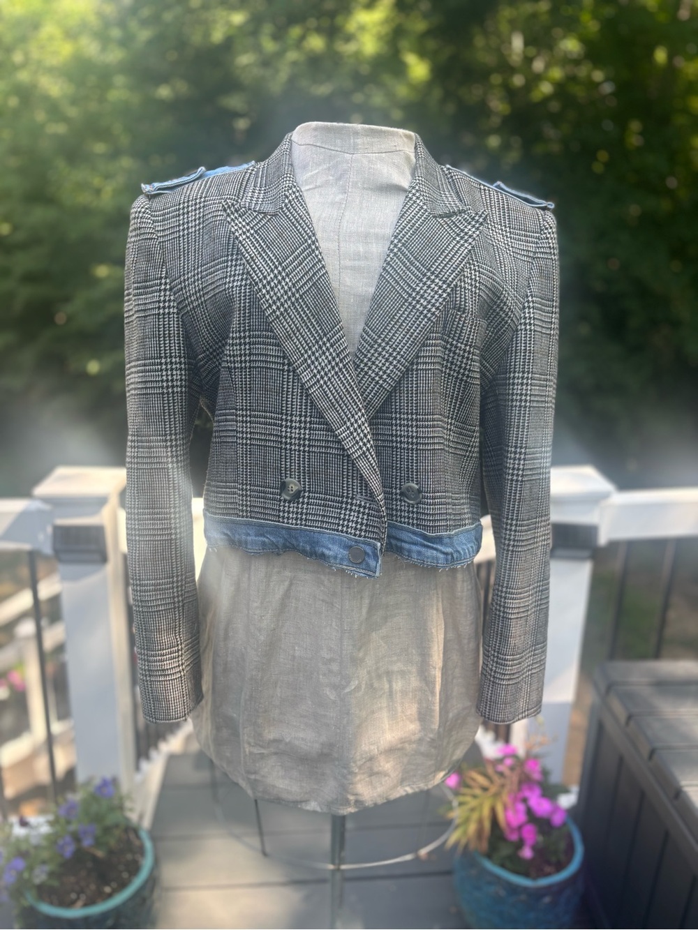 Cropped Plaid Double-Breasted Blazer - Gray